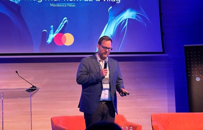 Podcast stúdiót alapít a Mastercard távozó marketing menedzsere, Mondovics Péter