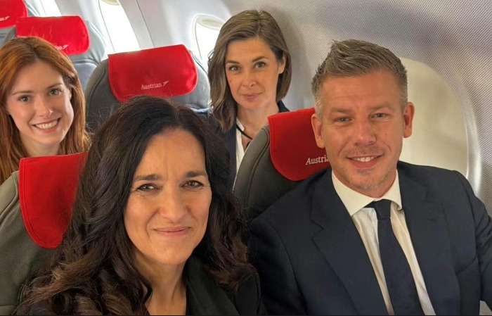 Az egyik legnagyobb osztrák hírportál azzal büszkélkedik, hogy Austrian Airlines-ra szállt Magyar Péter