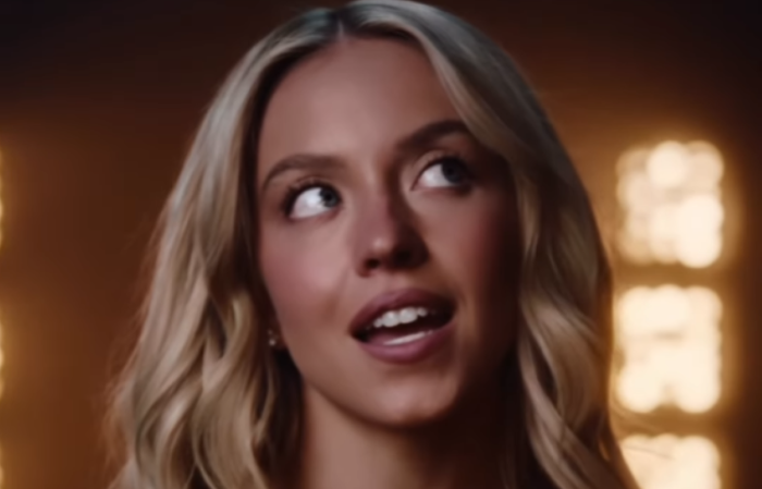Sydney Sweeney nem lankad: itt az újabb félmeztelen Nordiq-reklámja