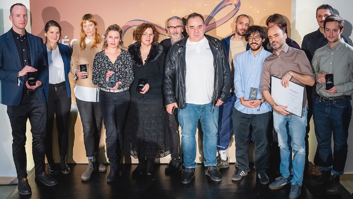 Figyelemre méltó történetek, kiemelkedő társadalmi riportok 