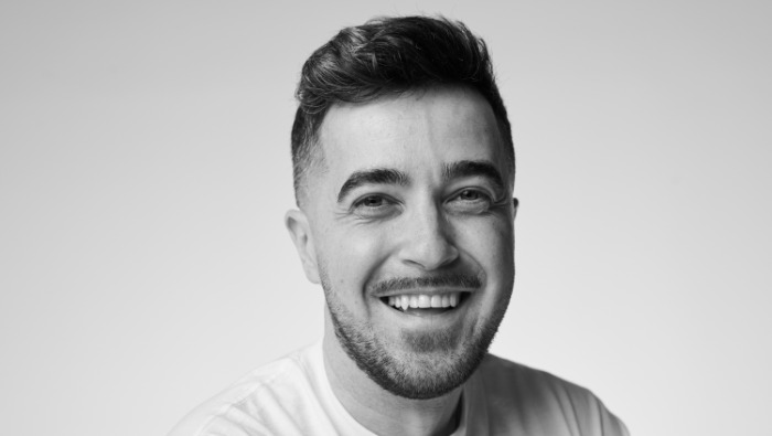 „Nem elég jónak, láthatónak is kell lenni” - Interjú Pető Tamással