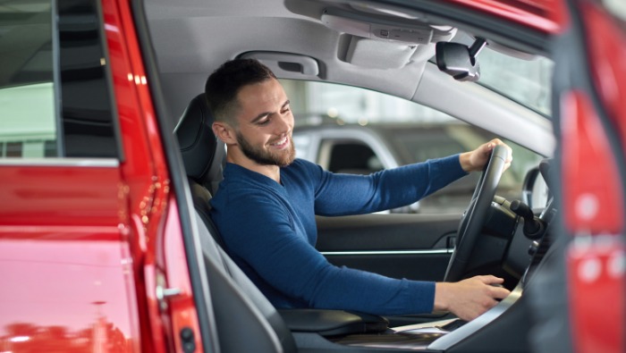 A kedves rokon, akit mi választunk magunknak - családtagjukként kezelik az autójukat a magyarok