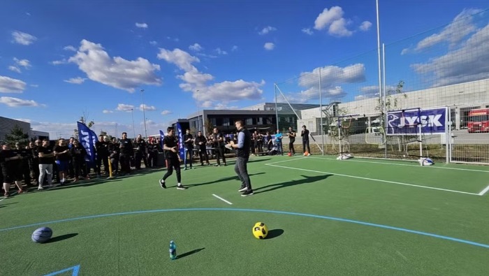 Új sportpálya épült az Ecseri Logisztikai Központban