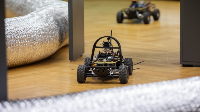 Roller, bicaj, gyalogos - megelőzhető balesetek intelligens közlekedési rendszerekkel