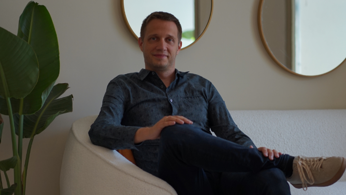 Nem hiszek a papírokban. A vezetőim között akad, akinek érettségije sincs.