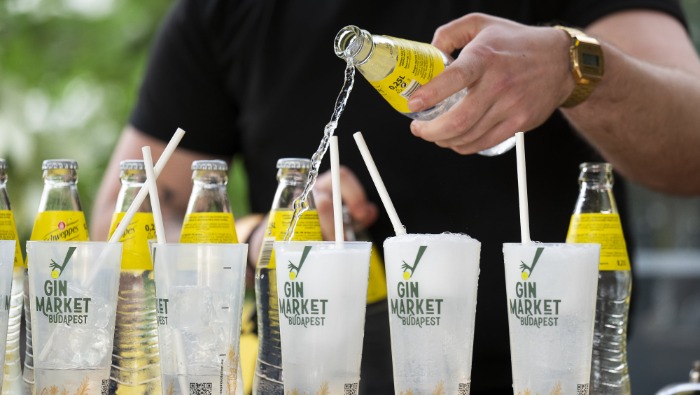 Gyorsabb vagy a Schweppes gin tonik készítő verseny bajnokainál?