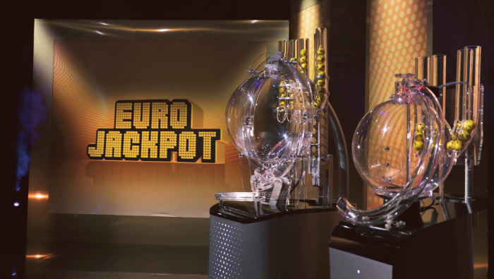 Mintegy 37 milliárd forint a tét az Eurojackpoton