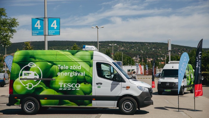 Mi magasabb, mint a MOL torony? A Tesco által megspórolt papír