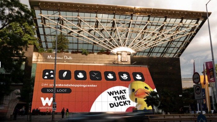 Gumikacsa-vadászat és titkosírás nyomozása a Westendben