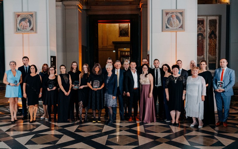 Díjazottak_csoportkép