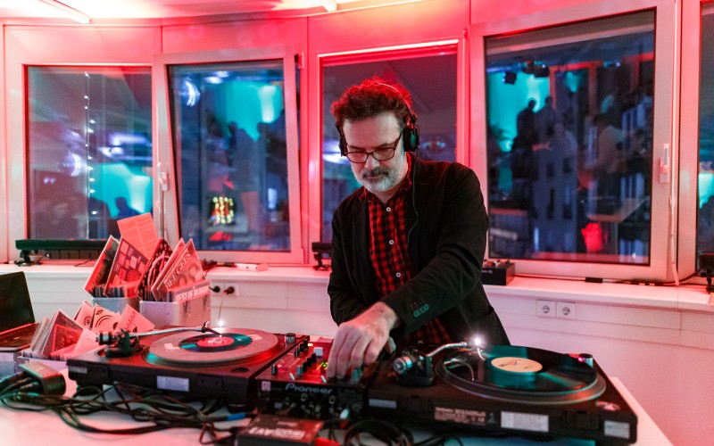 2025_12_04_AttentionCRM_Xmas_174