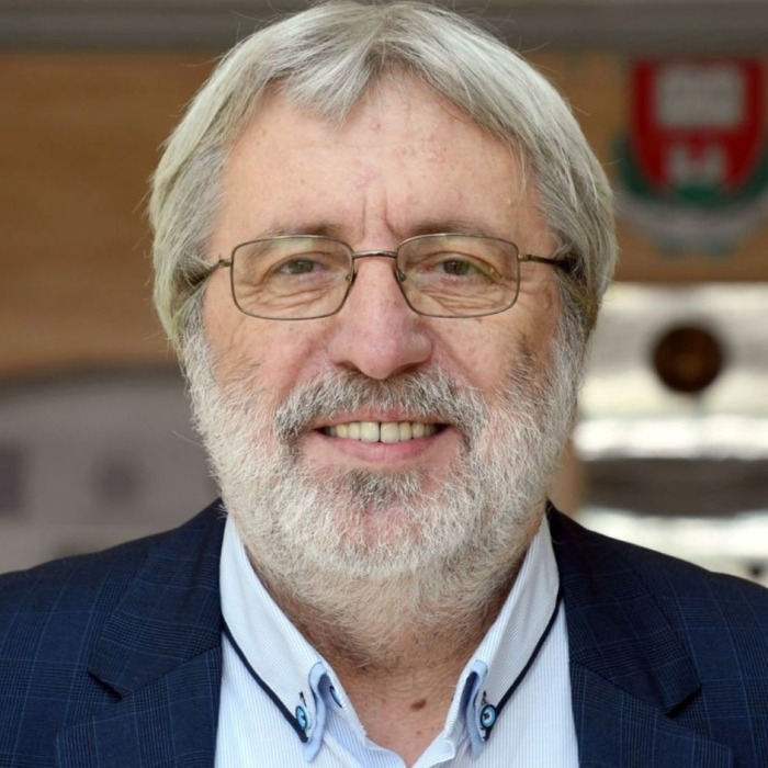 Prof.Dr.Piskóti István
